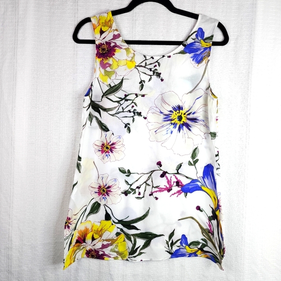 EUC  PRETTY FLORAL SLEEVELESS BLOUSE BY BANANA REPUBLIC - SIZE XS - Picture 2 of 5